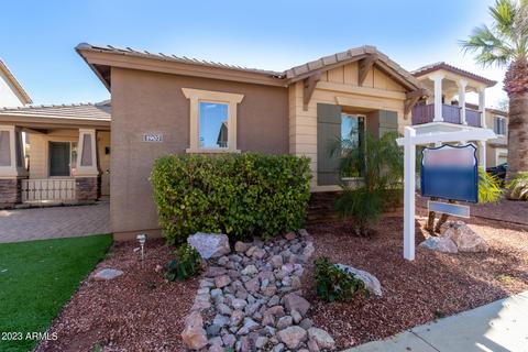 1907 S Falcon Dr, Gilbert, AZ 85295 photo 2