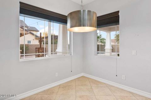 2821 E Branham Ln, Phoenix, AZ 85042 photo 12