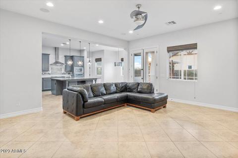 2821 E Branham Ln, Phoenix, AZ 85042 photo 8