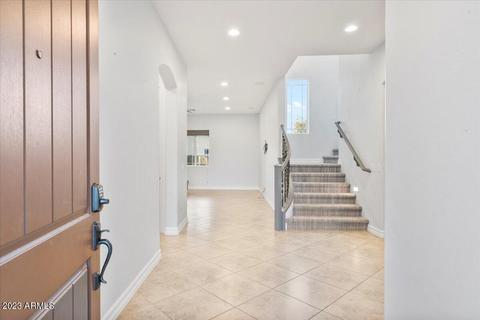 2821 E Branham Ln, Phoenix, AZ 85042 photo 5