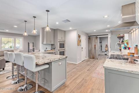 301 E Griswold Rd, Phoenix, AZ 85020 photo 1