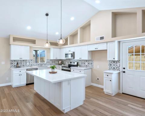 925 E Tonto Ln, Phoenix, AZ 85024 photo 1