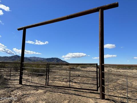00 Nn 529th Ave #4, Aguila, AZ 85320