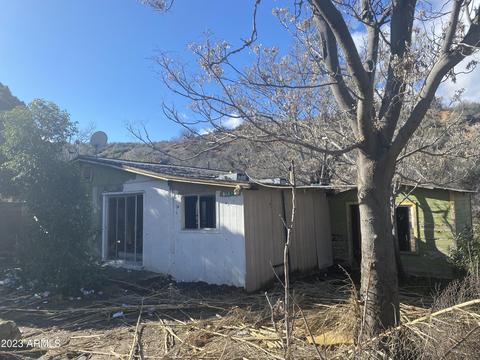 5872 S New St, Miami, AZ 85539