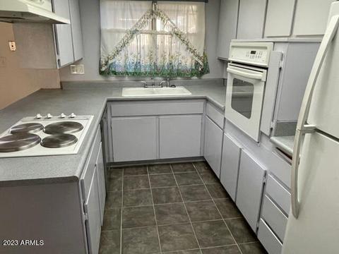 6684 N 43rd Ave, Glendale, AZ 85301