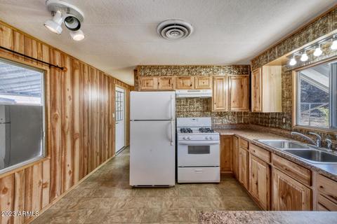 482 E Hillcrest Dr, Benson, AZ 85602 photo 16