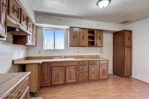 2516 E Victory Dr, Tempe, AZ 85288 photo 4