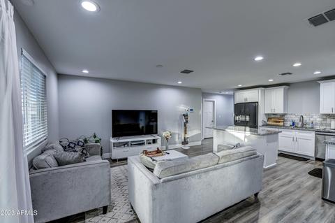 4918 S 23rd Dr, Phoenix, AZ 85041 photo 5