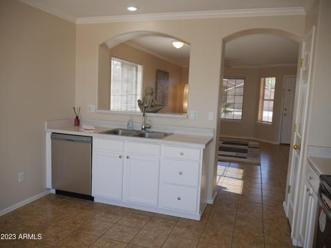 697 S Del Rio Ct, Apache Junction, AZ 85120 photo 4
