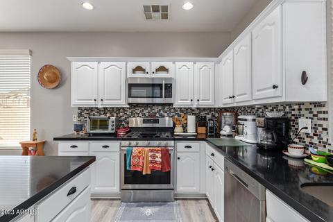 3093 S Southwind Dr, Gilbert, AZ 85295 photo 5