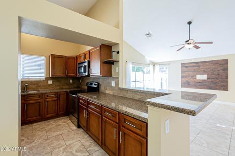534 E Wescott Dr, Phoenix, AZ 85024 photo 5