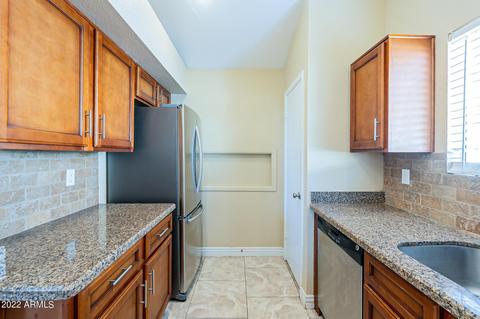 534 E Wescott Dr, Phoenix, AZ 85024 photo 4