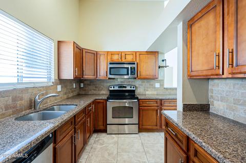 534 E Wescott Dr, Phoenix, AZ 85024 photo 2