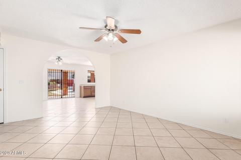 4527 E Vineyard Rd, Phoenix, AZ 85042 photo 9