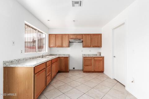 4527 E Vineyard Rd, Phoenix, AZ 85042 photo 16