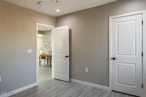 386 E Weldon Ave, Phoenix, AZ 85012 photo 8