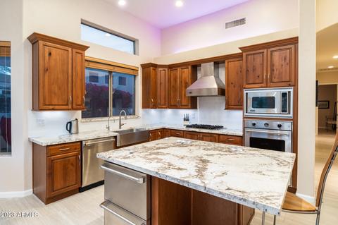 4824 E Patrick Ln, Phoenix, AZ 85054 photo 5