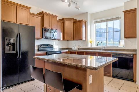 3768 E Kerry Ln, Phoenix, AZ 85050 photo 3