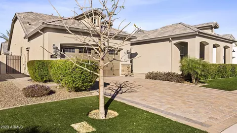 4440 E Fox St, Mesa, AZ 85205