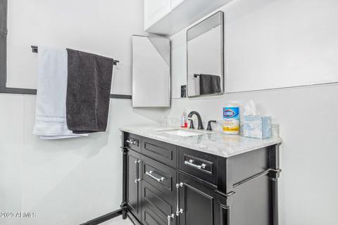 4608 E Holly St, Phoenix, AZ 85008 photo 10