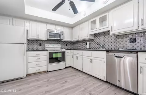 5122 N 31st Way #212, Phoenix, AZ 85016