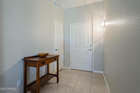 806 W Iris Dr, Gilbert, AZ 85233 photo 2