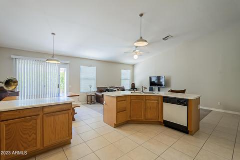 806 W Iris Dr, Gilbert, AZ 85233 photo 9