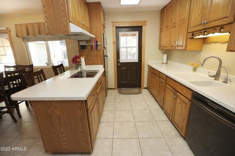 1017 Echo Ln, Phoenix, AZ 85020 photo 6