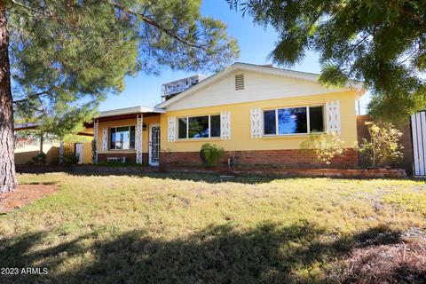 1017 Echo Ln, Phoenix, AZ 85020 photo 2