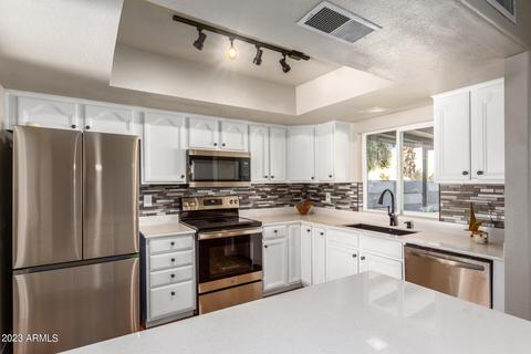 2154 E Greenway Dr, Tempe, AZ 85282 photo 14