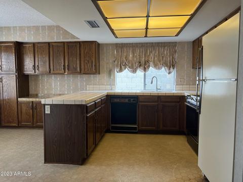 2102 E Sheena Dr, Phoenix, AZ 85022 photo 5