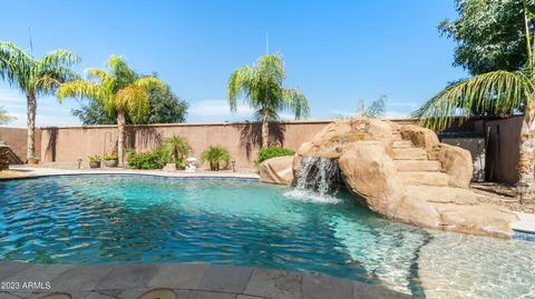 5747 S Parkcrest St, Gilbert, AZ 85298 photo 2