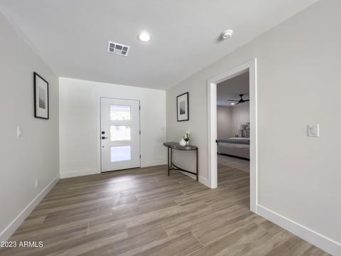 1135 W Lawrence Ln, Phoenix, AZ 85021 photo 8