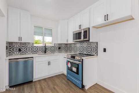 2818 Earll Dr, Phoenix, AZ 85016 photo 11