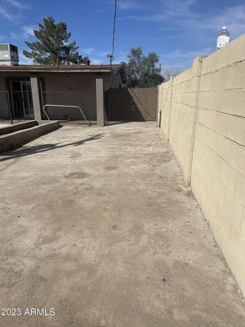 7741 W Mitchell Dr, Phoenix, AZ 85033 photo 17