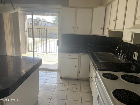 7741 W Mitchell Dr, Phoenix, AZ 85033 photo 7