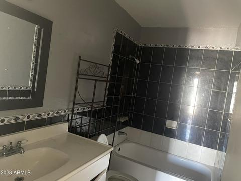 7741 W Mitchell Dr, Phoenix, AZ 85033 photo 8
