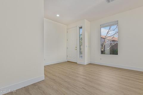 1060 S Hazel Ct, Gilbert, AZ 85296 photo 8