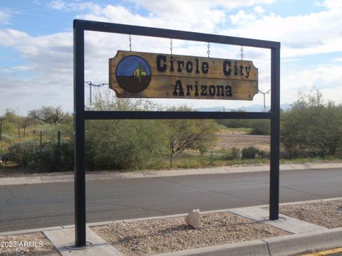 536 W Hilquit Dr #-, Morristown, AZ 85342