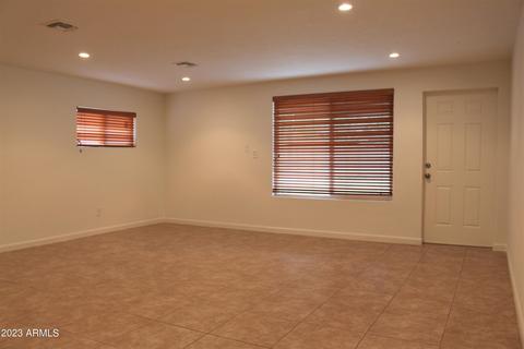2233 E Laurel Ln, Phoenix, AZ 85028 photo 6