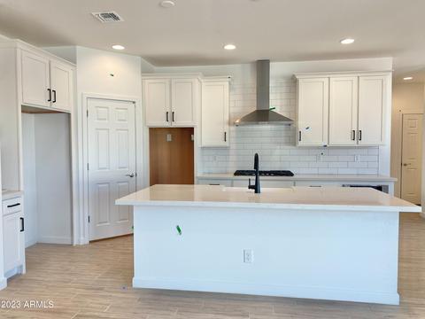 9812 E Satellite Dr, Mesa, AZ 85212 photo 3