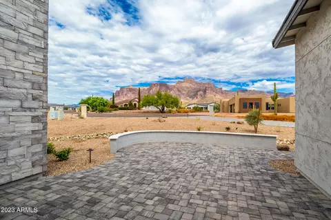 522 N Sun Rd, Apache Junction, AZ 85119 photo 2