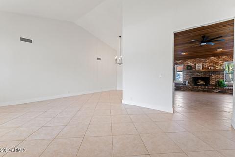 4402 E Beck Ln, Phoenix, AZ 85032 photo 8