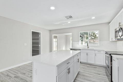 3315 E Helena Dr, Phoenix, AZ 85032 photo 8