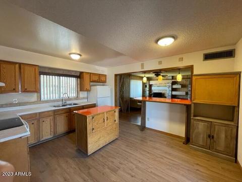 2110 E Betty Elyse Ln, Phoenix, AZ 85022 photo 4