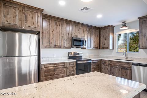 6726 N 10th Pl, Phoenix, AZ 85014 photo 7