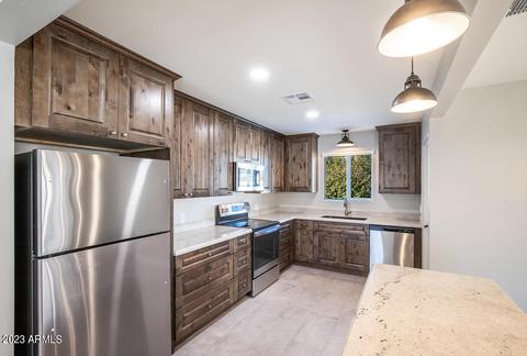 6726 N 10th Pl, Phoenix, AZ 85014 photo 4