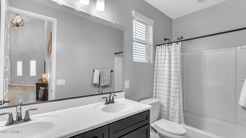 546 E Balao Dr, Phoenix, AZ 85085 photo 12