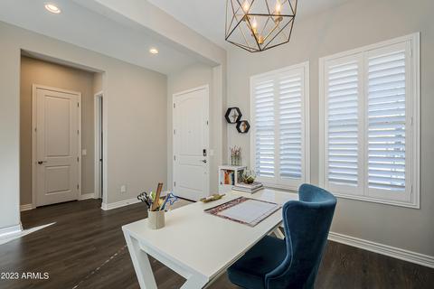 2939 E Crest Ln, Phoenix, AZ 85050 photo 7