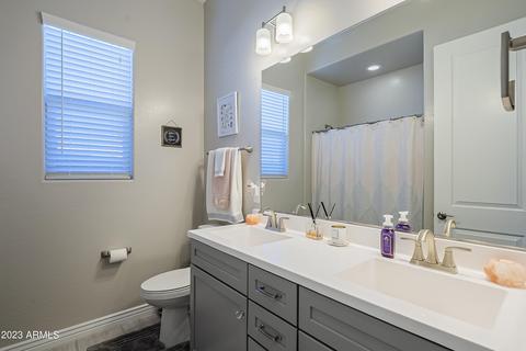2939 E Crest Ln, Phoenix, AZ 85050 photo 36